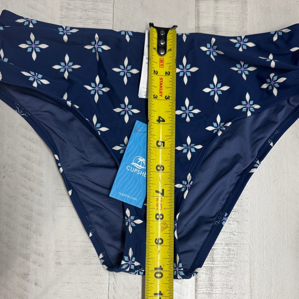Cupshe Navy Sweetheart Bikini Top & Standard Geo Bottoms Set - Picture 5 of 8